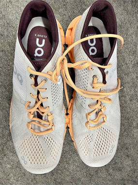 On Cloud X 3 Women's Athletic Shoes US 9 - Gray & Orange